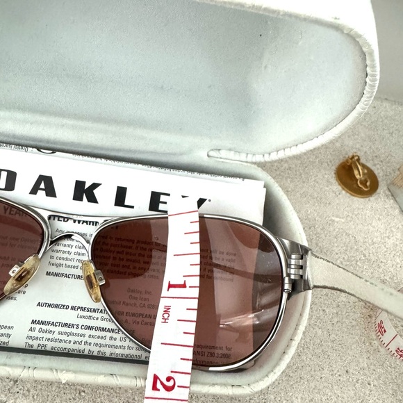 OAKLEY Women’s Aviator Sunglasses Rose Gold Lenses + Cloth & Case - Picture 16 of 16